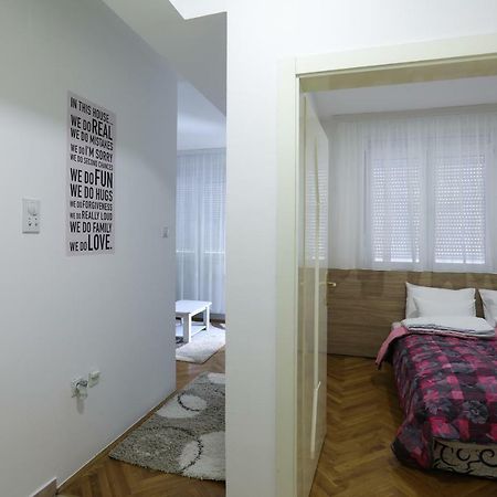 Apartment Promenada 35 Novi Sad Exterior photo